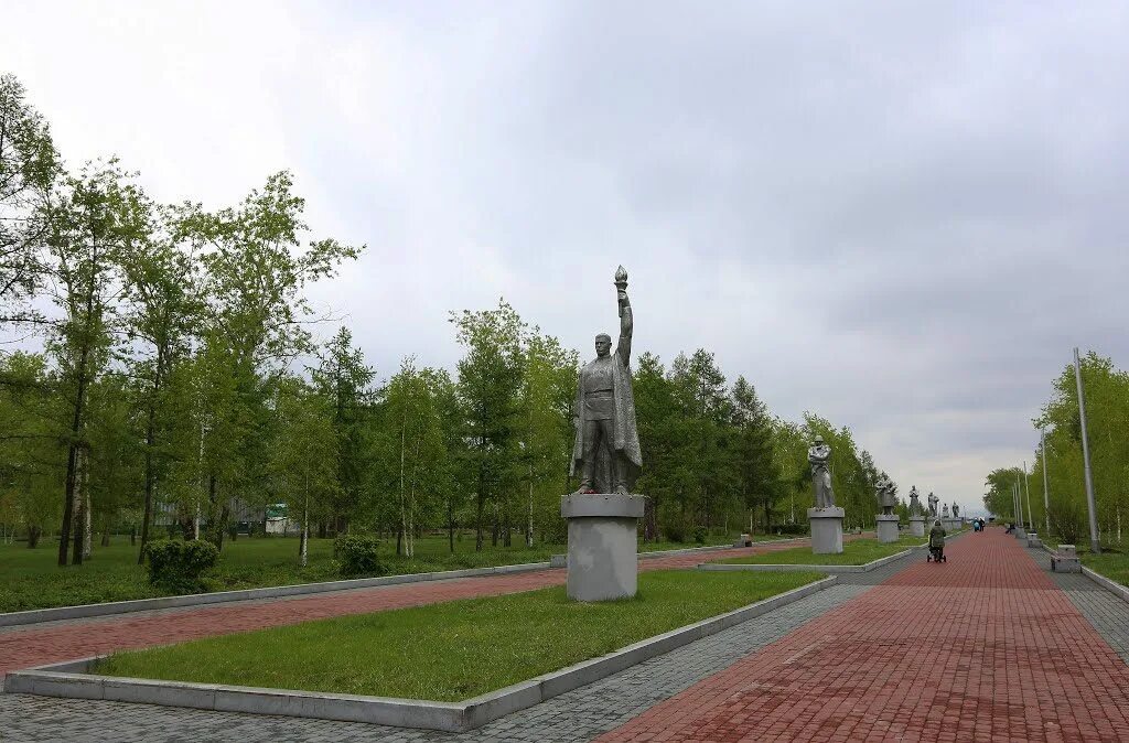 Роща тельмана. Зелёная роща красноярск гвардейский парк. Скатерть самобранка энгельс. Роща тельмана. Тельмана 55 г кафе роща.