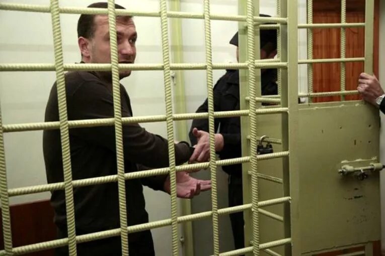 Как правильно осуждены или осуждены