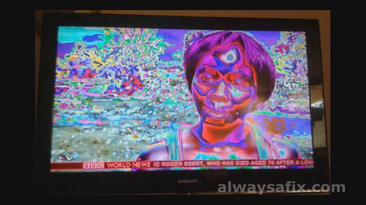 Экран телевизора бликует. Дефекты матрицы жк телевизора. Телевизор цветного изображения с жидкокристаллическим экраном. Полоски на мониторе. Появилось светлое пятно на экране телевизора самсунг.