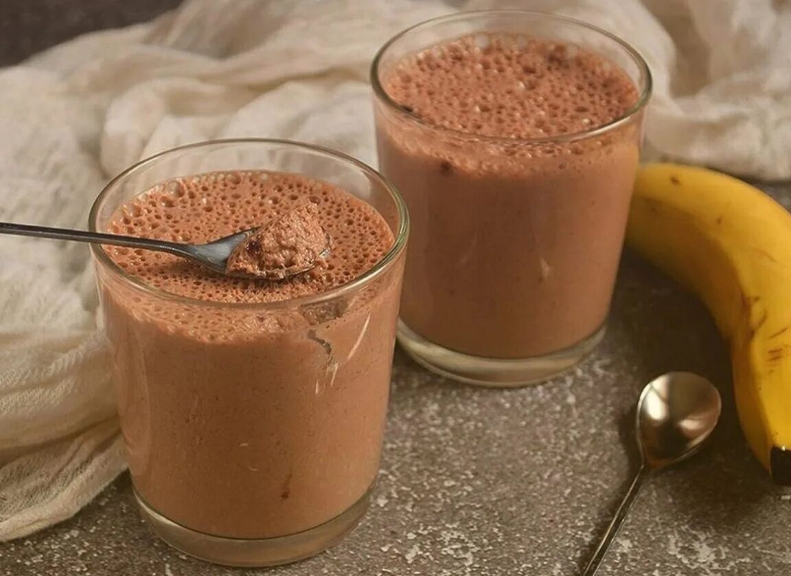 Шоколадный мусс пп. Творожно-шоколадный мусс. Десерт сахаром и какао. Шоколадный мусс из какао. Кофейный крем мусс.