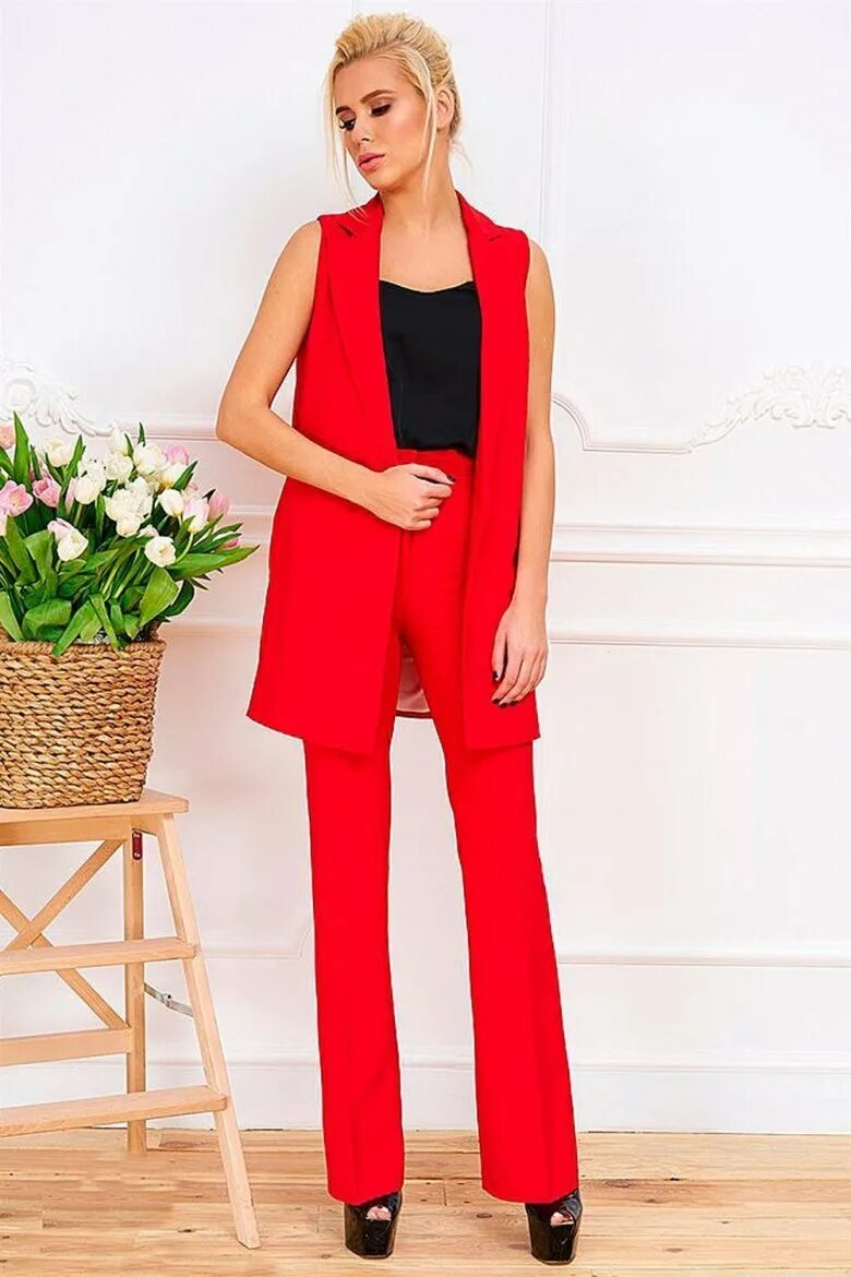Брючный костюм женский с жилетом удлиненным. Женские костюм без рукавов. Пиджак без рукавов. Красный брючный костюм с жилеткой. Брючный костюм zarina.