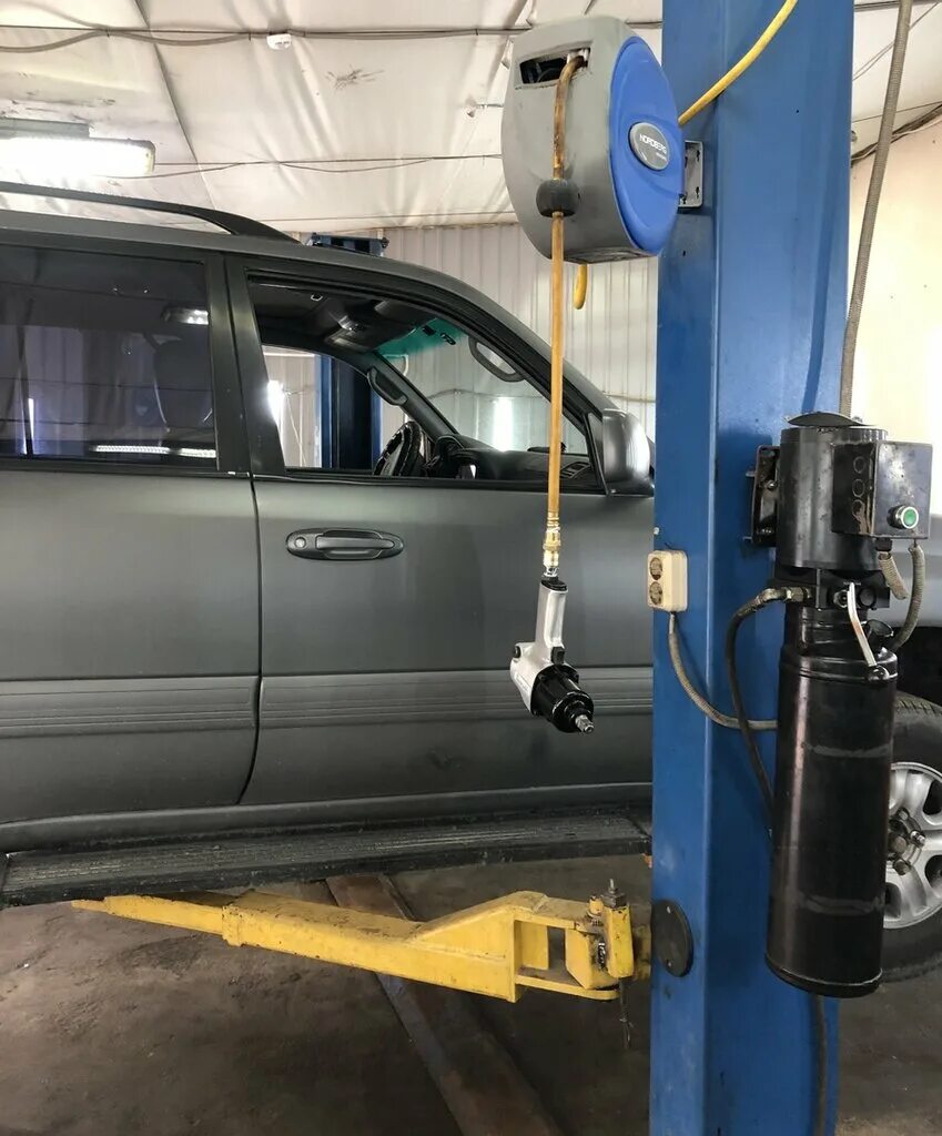 автосервис автоклиника, москва. шиномонтаж на автомоторной. техцентр москва. автомоторная 4а стр 3. автосервис в своем гараже.