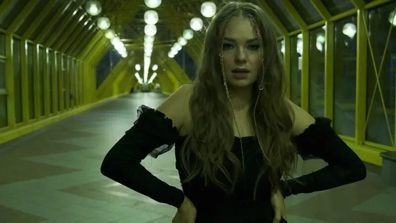 иллюзия хасанова. гузель хасанова 2022. иллюзии гузель хасанова текст. хасанова фабрика звезд. гузель хасанова обложка.