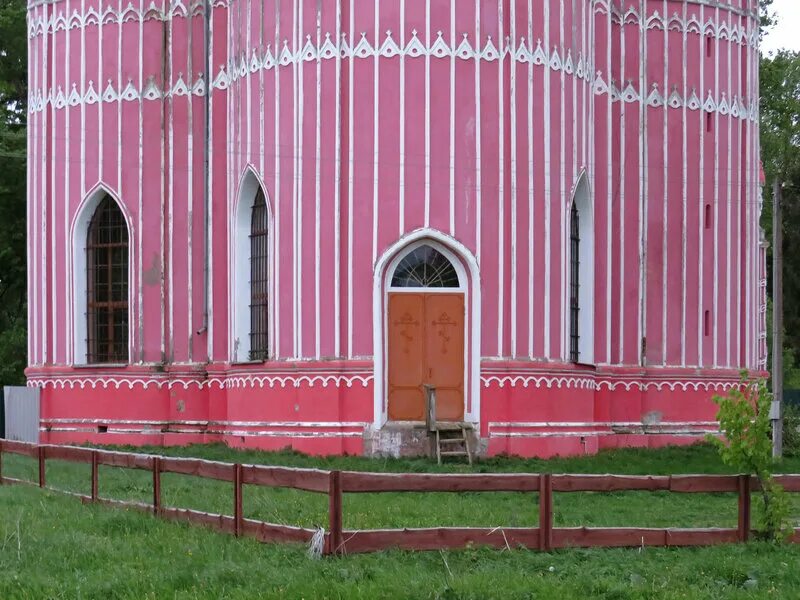 Храм село красное Старицкий район. Село красное Старицкий район Церковь. Преображенская Церковь село красное Старицкий район. Усадьба красное Старицкий район.