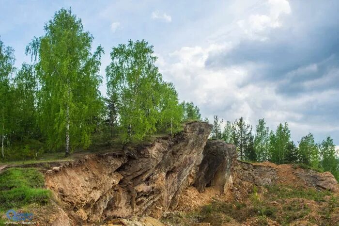 Дегтярск свердловская область купить. Гора лабаз в Дегтярске. Гора Караульная Дегтярск. Горы Дегтярска. Гора город Дегтярск.