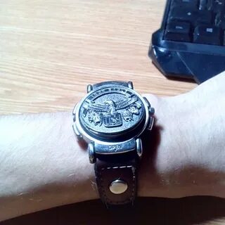 Часы изменили цвет