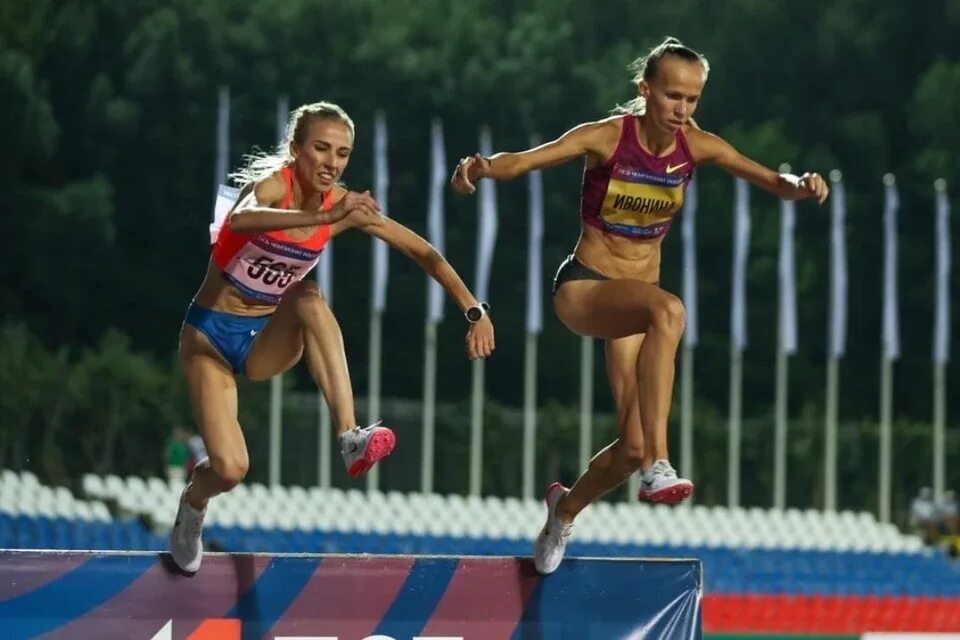 Т спортсменку. Спортсменки по легкой атлетике в италии. Татьяна лысенко метание молота. Лёгкая атлетика елена исинбаеа. Татьяна лебедева тройной прыжок.