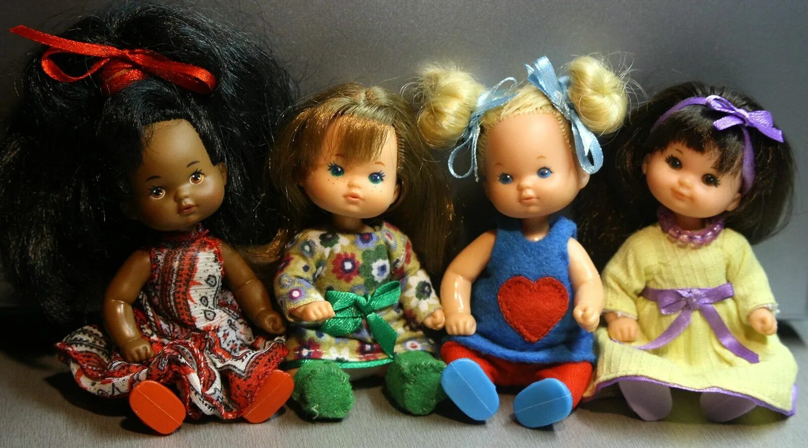 Бродмидоу мэджик роузбад. Кукла Роузбад от Маттел. Rosebud куклы. Барби Роузбад. Куколки вместе.