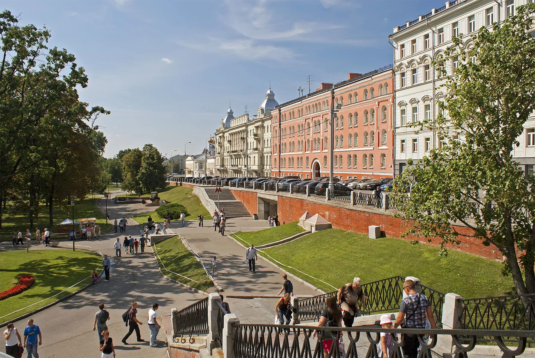 Александровский сд моква. Александровский сквер москва. Александровский сквер москва. Московский кремль александровский сад. Москва кремль александровский сад.