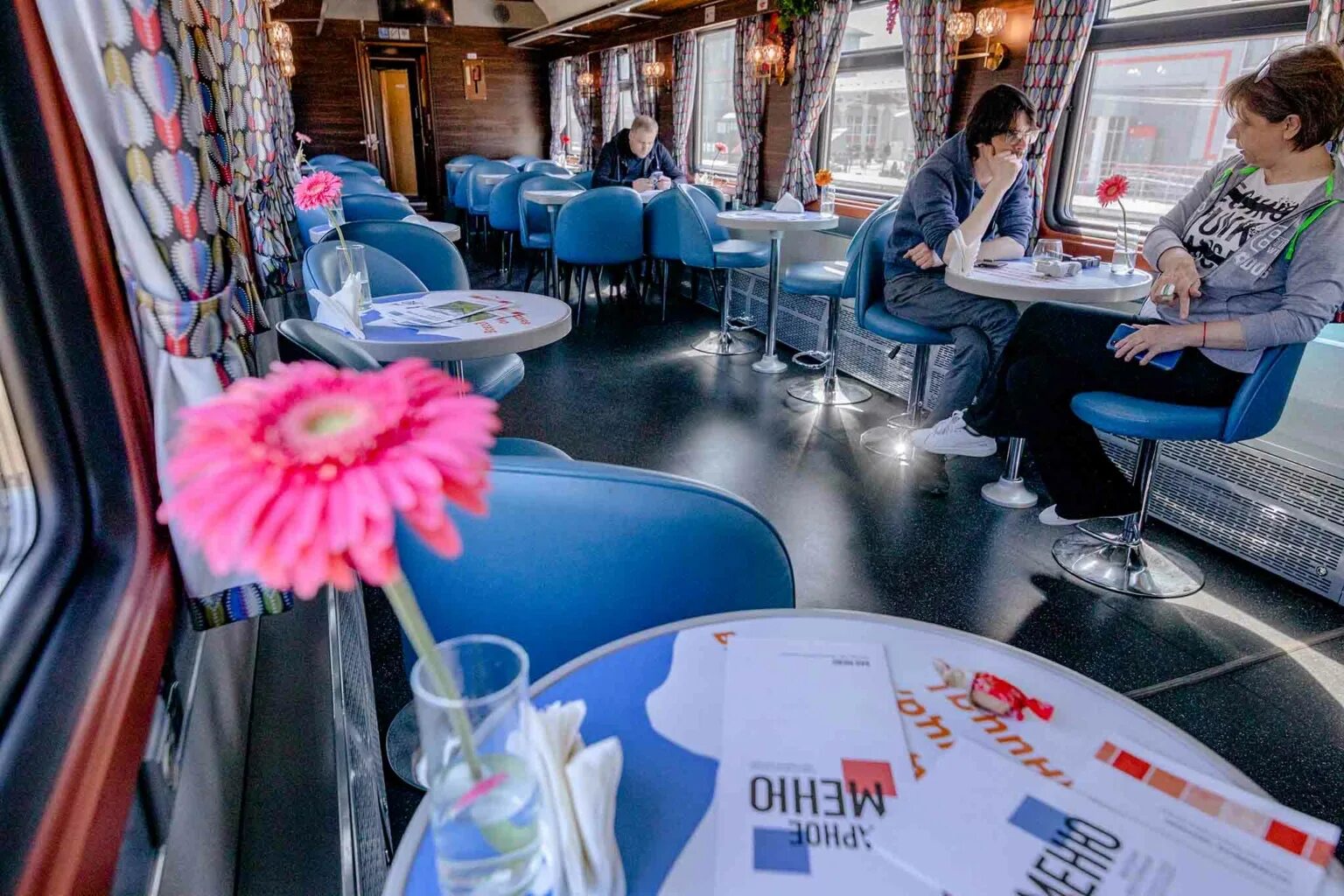 Поезд по индии махараджа экспресс. Круизный поезд. Транссибирский экспресс золотой орел. Поезд золотой орёл транссибирский экспресс. Ржд императорская россия.