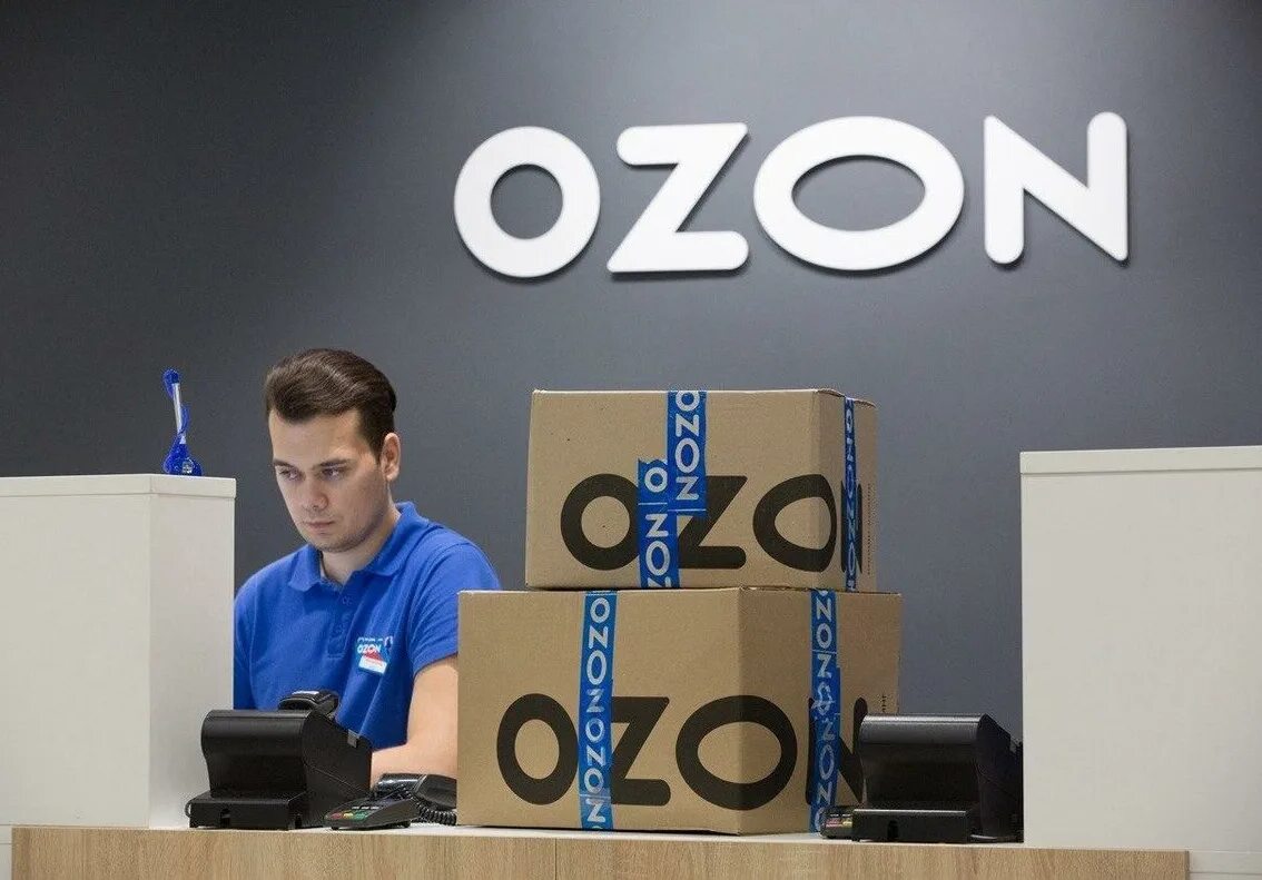 Бизнес открытие озона. Озон. Озен. OZON маркетплейс. Сотрудник Озон.