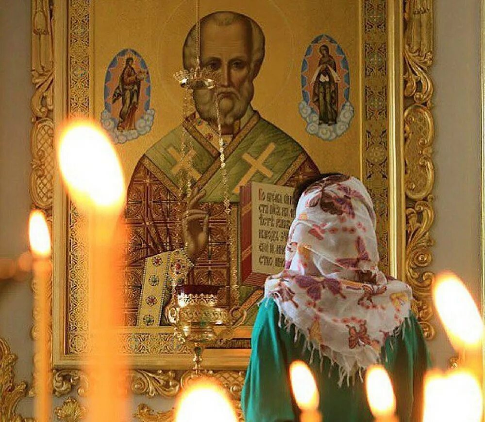 никола чудотворец икона в церкви. свечи николая чудотворца. крещение николая чудотворца. храм святителя николая икона николая 2. храм николая чудотворца.