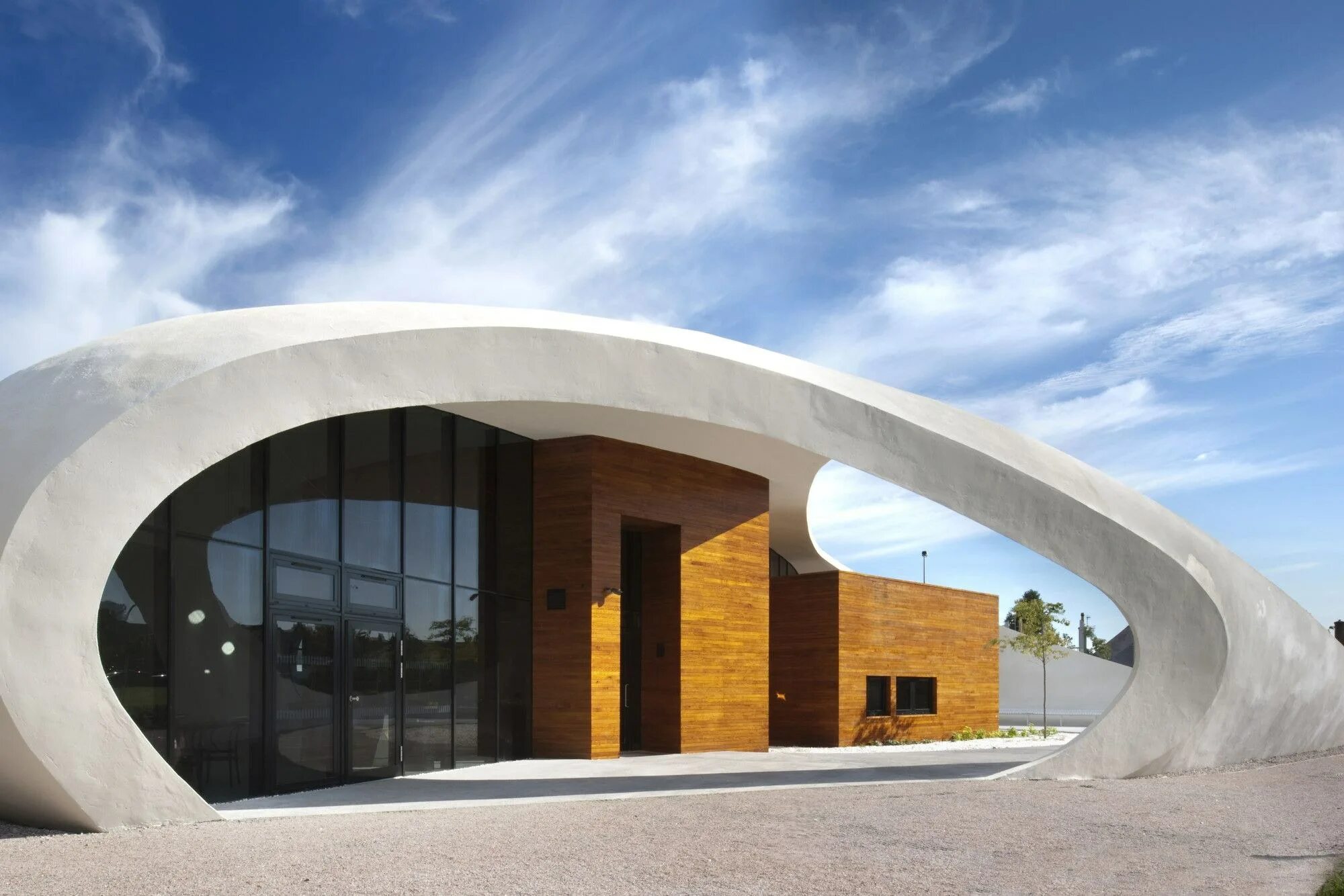 Нео модерн в архитектуре. Музей гуггенхайма в бильбао архитектор. Архитектура пола рудольфа. Неомодернизм в архитектуре. Центр гейдара алиева, баку, азербайджан (2012).