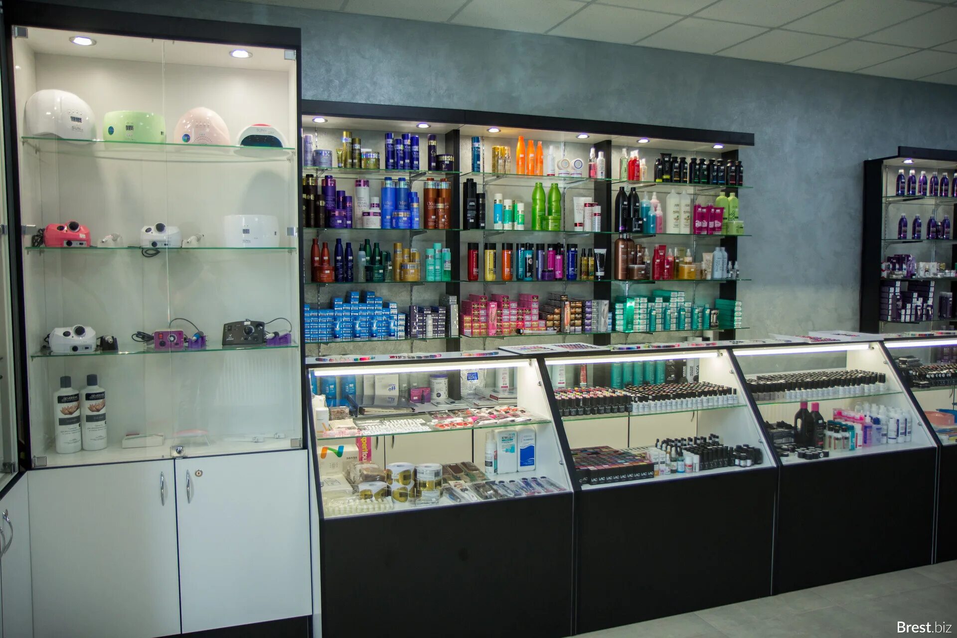 Профилайн сызрань. Леонардо художественный магазин омск. Профилайн самара. Магазин профи. Профи центр канск.