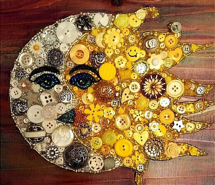 Какой можно сделать картину. Панно. Панно. Поделка дерево из пуговиц. Объемное панно.