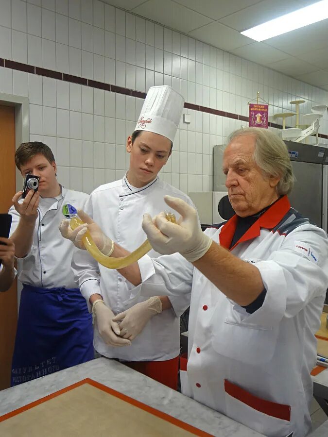 Повар кондитер картинки. Ученик повара. Университет для поваров. Кондитер вузы. 3 мая день кондитера.