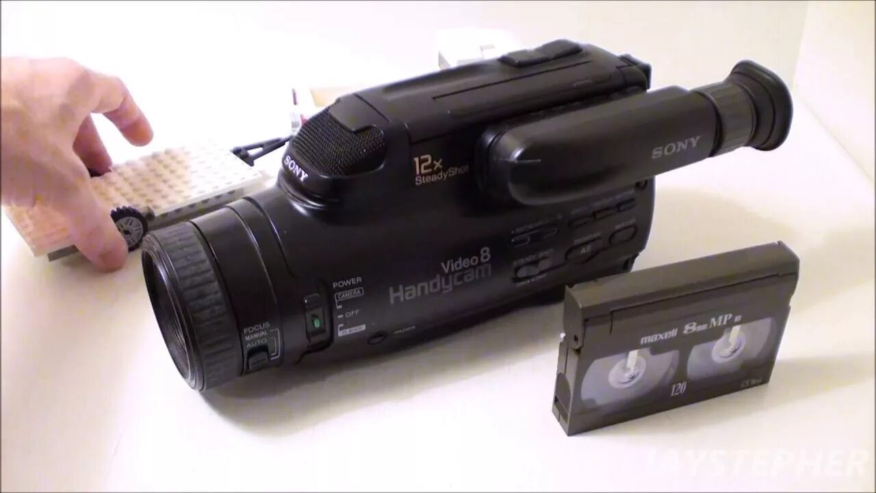 9.8 видео. Видеокамера Sony Recorder hi8. Sony CCD hi8 Cameras. Sony CCD-fx270e. Sony Handycam 8.