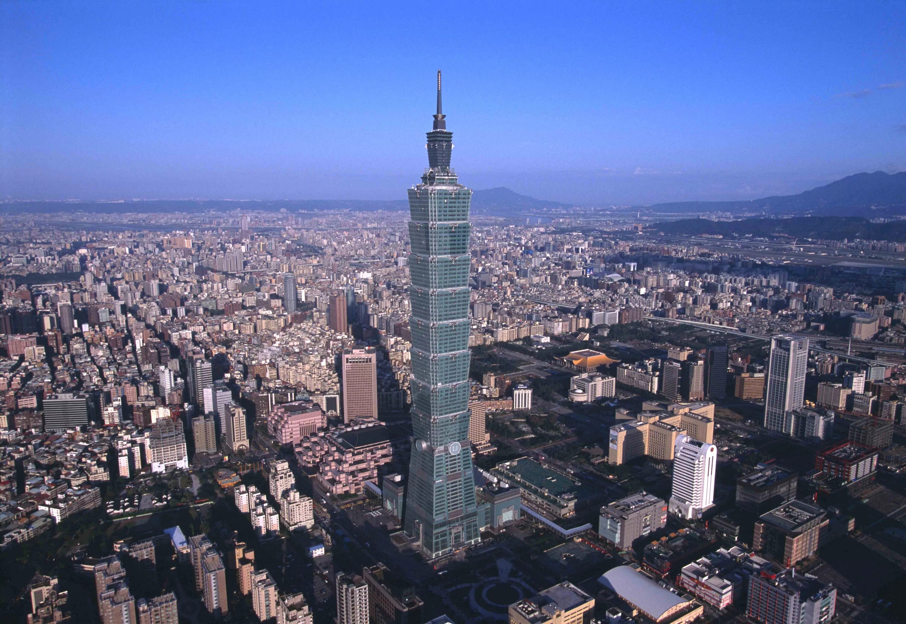 Небоскреб «Тайбэй 101», Тайвань. Тайбэй 101 в Тайване. Здание Taipei 101, Тайвань. Небоскреб "Тайбэй 101" в Тайбэе.