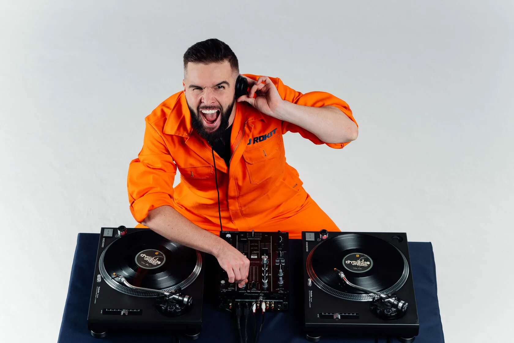 Mixmaster mike диджей. где диджей. диджей решетников. диджей алмазов. Dj tiesto.