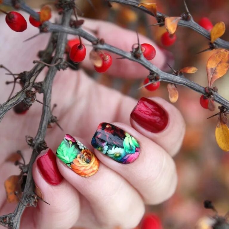 Красивый осенний маникюр. Ногти ноябрь. Ногти ноября 2023. Голубые ногти. Ногти осень 2021 ноябрь.