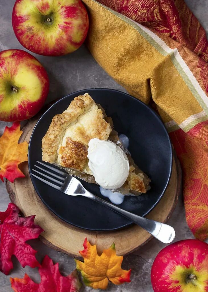 Apple dishes. Deep dish pie. Just pie меню. Plush Pippin Deep dish Apple pie.