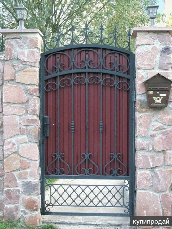 Калитка сайт. Красивые металлические калитки. кованые калитки. калитка с элементами ковки. ворота металлические кованые.