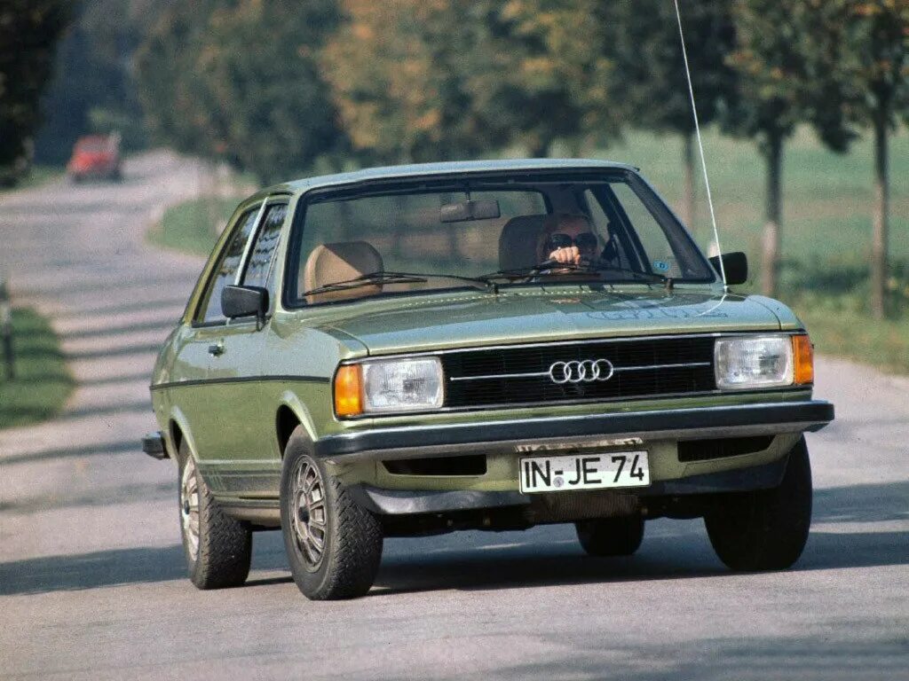 Ауди первого поколения. Audi 80 b1 gt. Audi 80 1978. Audi 80 b2 2 Door 1978. Audi 80 b1 Coupe.