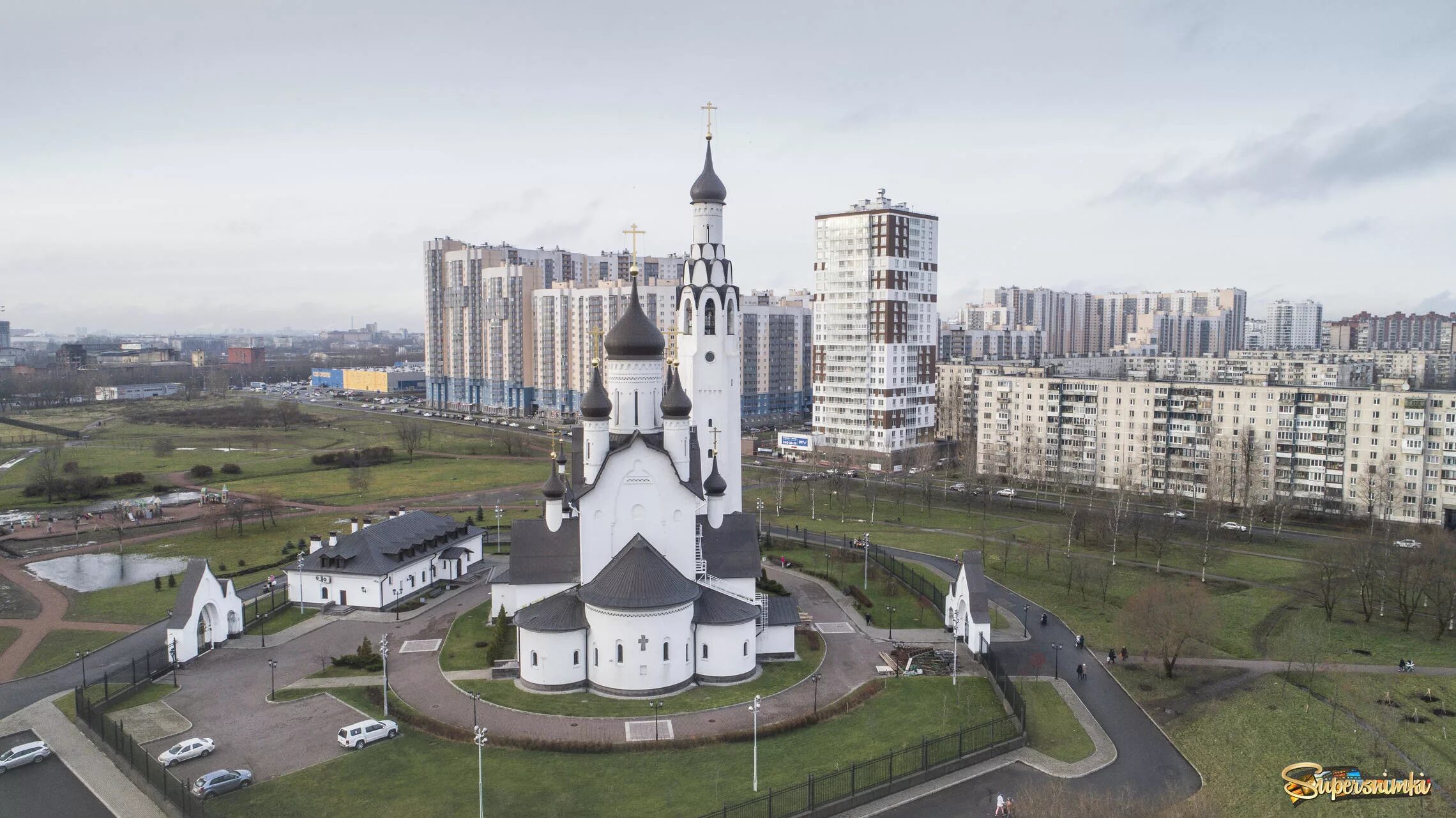 Веселый поселок карта. Храм Святого первоверховного апостола Петра. СПБ храм апостола Петра в Веселом поселке. Храм апостола Петра на Искровском.