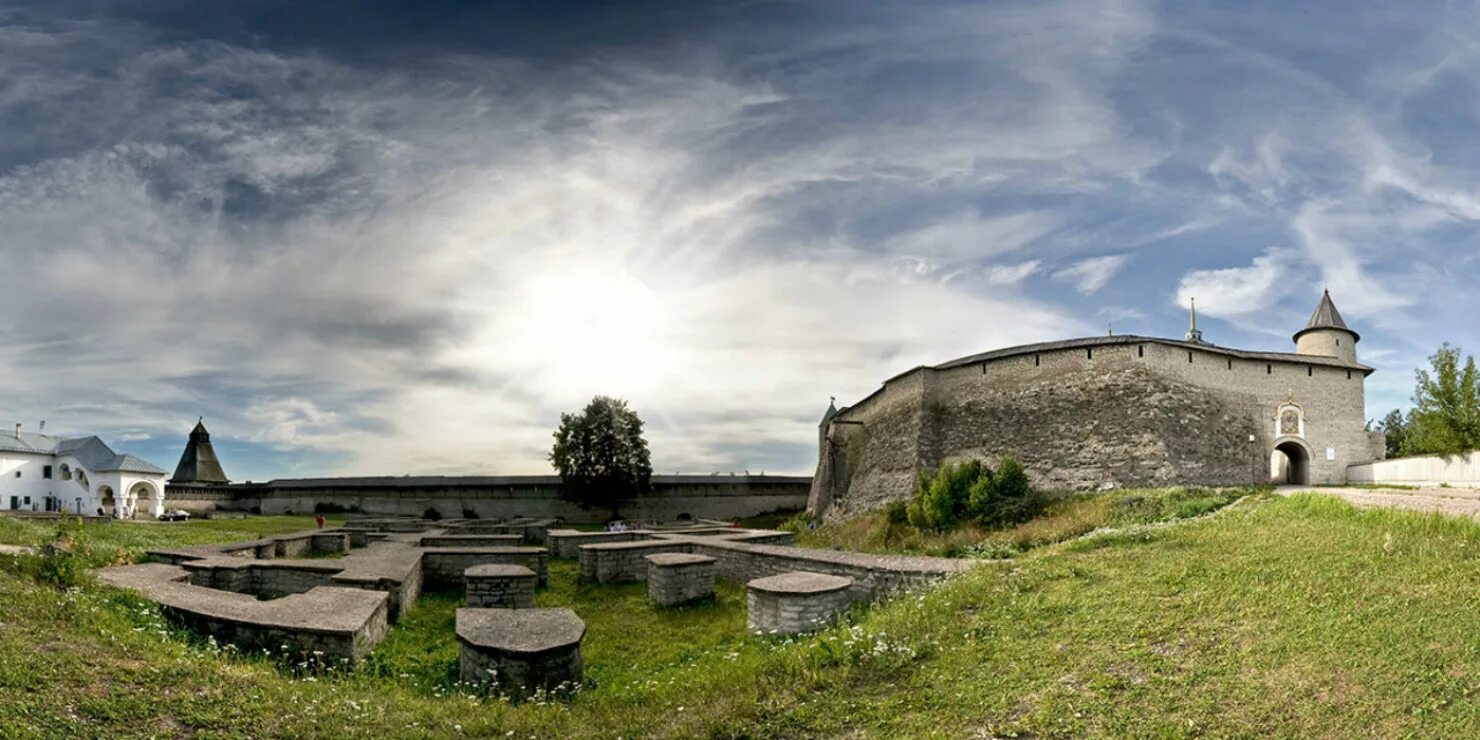 псков довмонтова стена. псков довмонтова стена. псков кремль, довмонтов город. псковский кремль довмонтов город. псковский кремль довмонтов город.