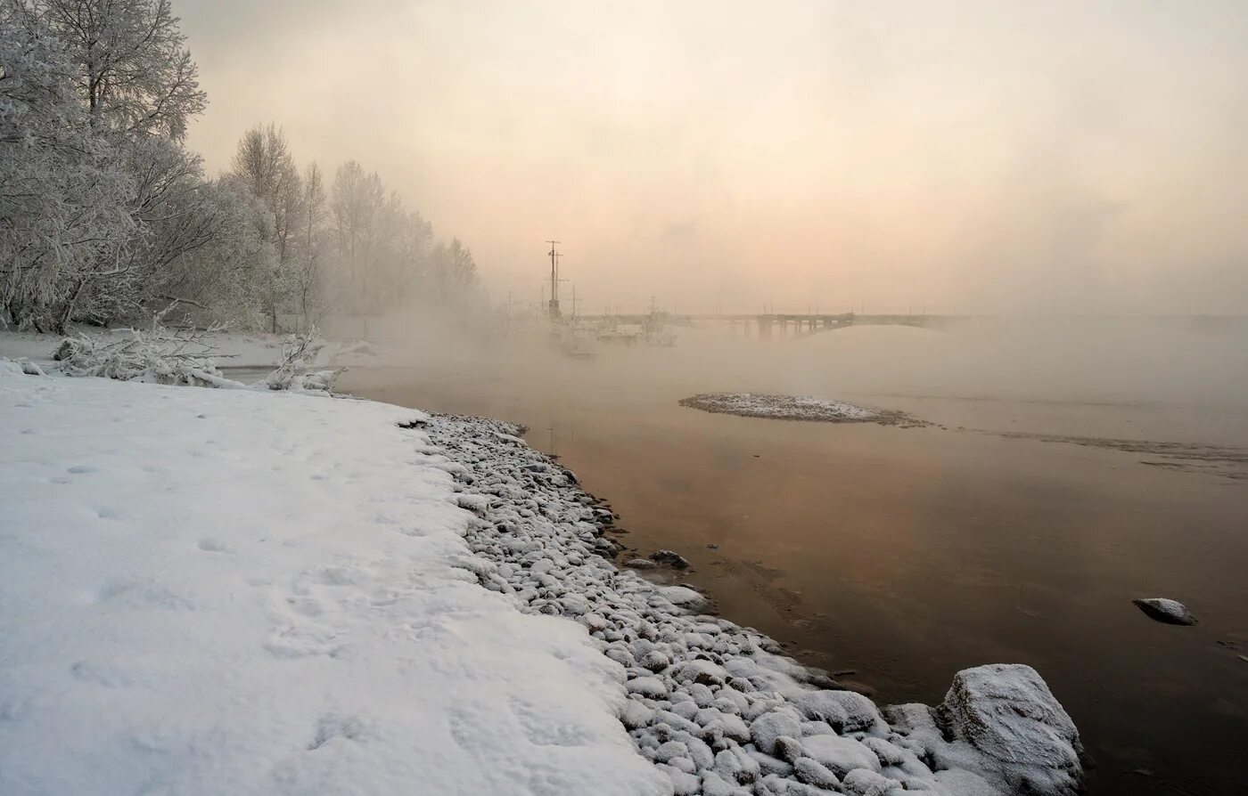 Какая речка холодно. Холодные берега Рыбинск. Где снимали холодные берега. Холодные берега фото.