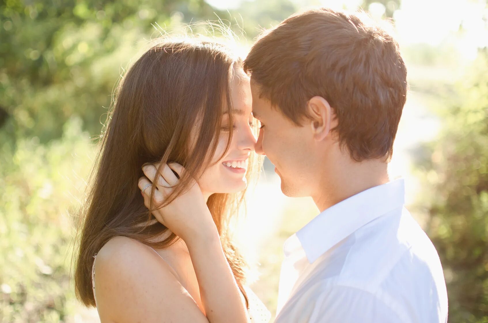 Лара джин и питер фильм. Всем парням p s я люблю тебя фильм. Лара джин и джон амброуз. Люблю тебя гиф. Ve love very.