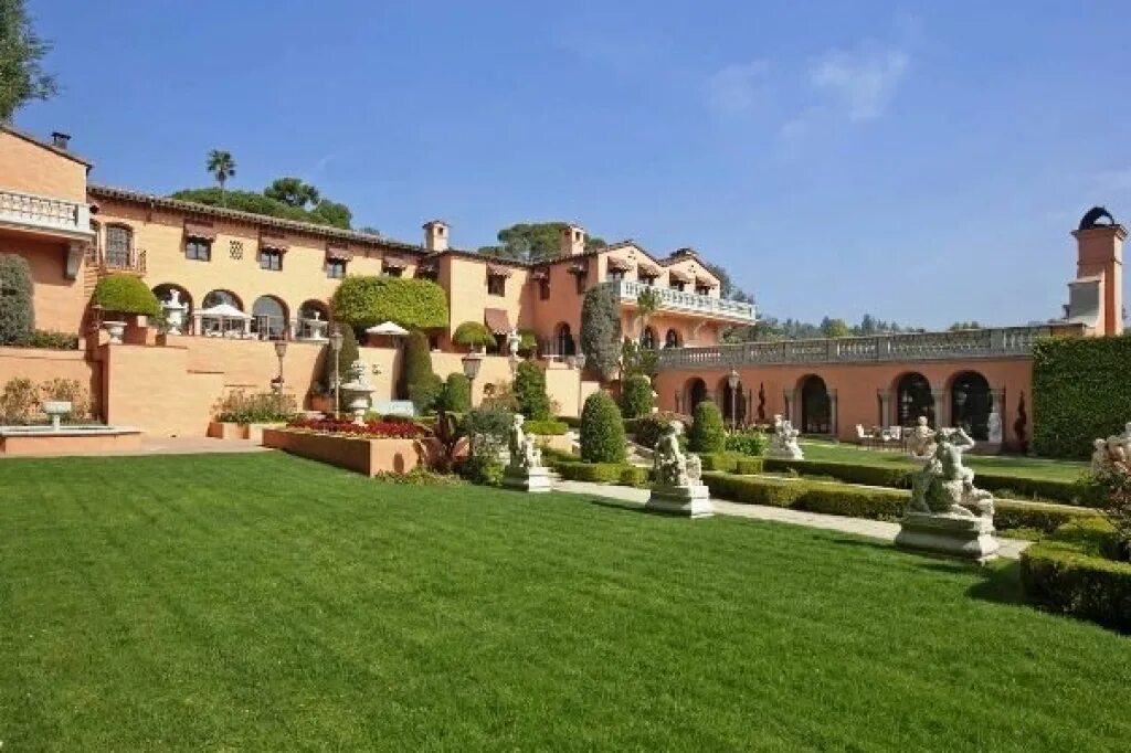 Отец продает дом. Вилла hearst mansion (беверли-хиллз, лос-анджелес). beverly house. беверли-хиллз, калифорния, сша - $135 млн.. дом херста в беверли хиллз. особняк из крестного отца.