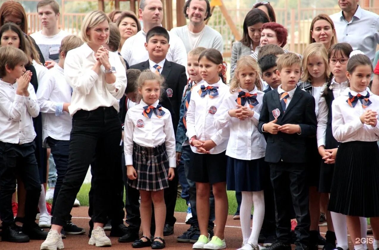 International School Москва. One International School Хорошевский. Элитная школа в Москве. Московская школа.