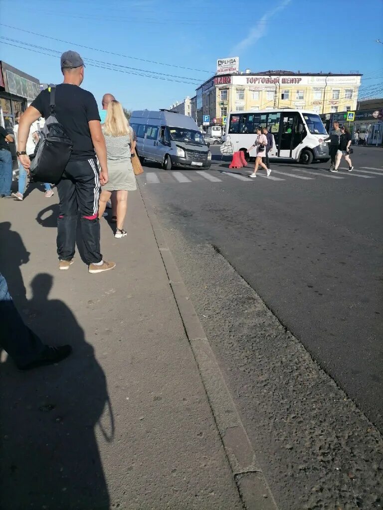 Колхозная площадь смоленск маршрутки. Площадь.