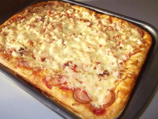 Вкусное тесто на пиццу в духовке. Пицца из дрожжевого теста. пицца домашняя из дрожжевого теста. пицца на майонезе в духовке. пицца из сдобного теста.