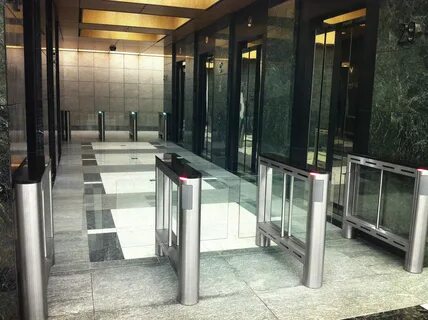 На объекте контрольно пропускной режим