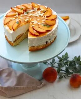 Торт с персиками