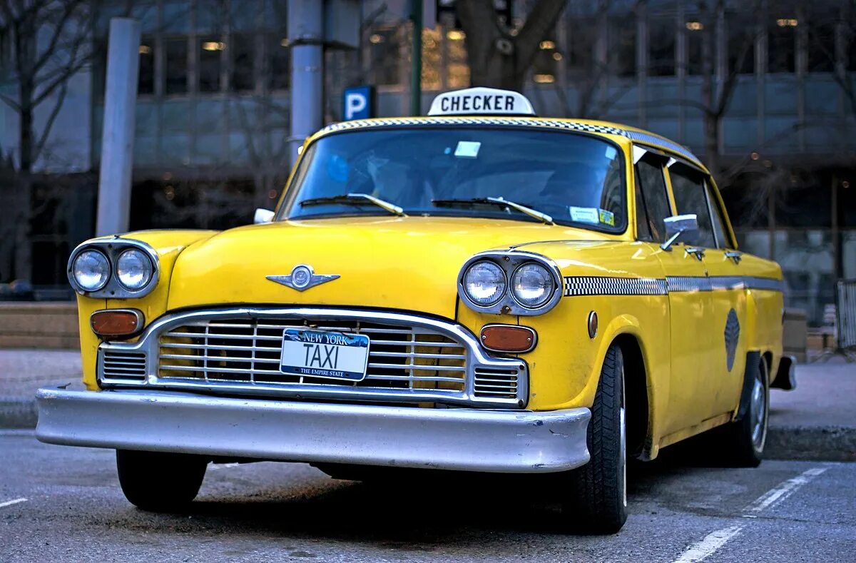 Cab y ru. Чекер такси КЭБ. Чекер такси Нью-Йорка. КЭБ желтое такси Лондон. Еллоу КЭБ такси Checker.