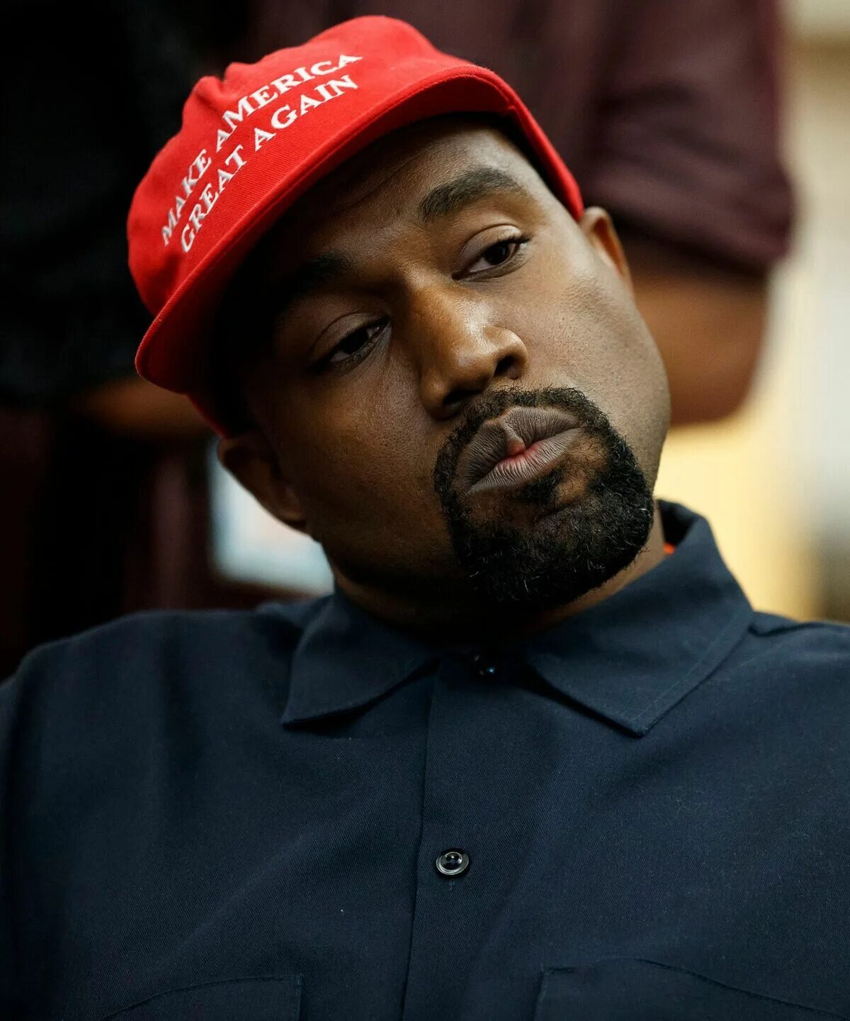 Ест вест 8. Кнье вест канье ист мем. Kanye west черные псы. Ест вест 8. Кенни вест.