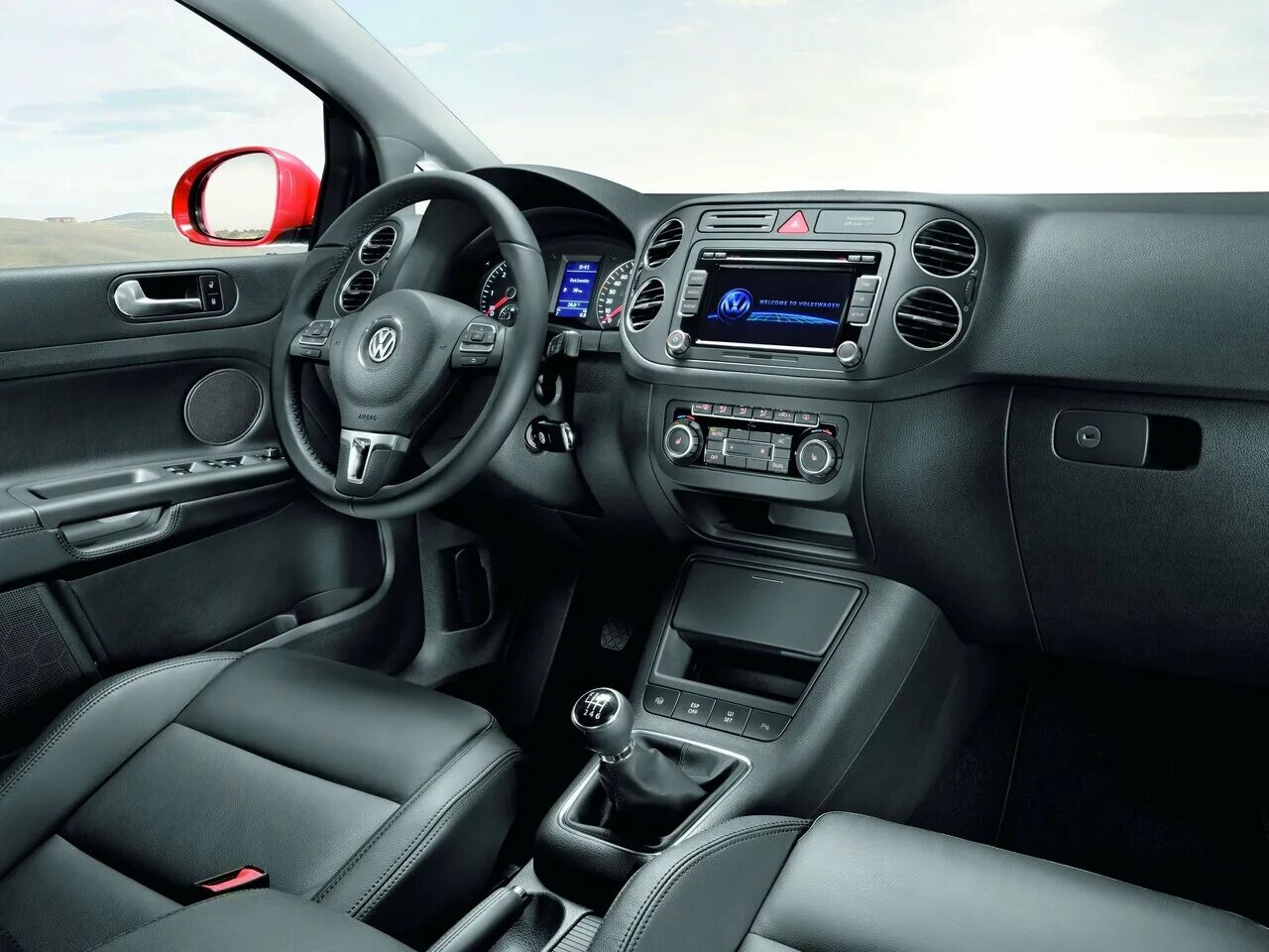 Покажи салон фольксвагена. Volkswagen golf plus 2008 салон. Volkswagen golf 2014 салон. Джетта фольксваген 2011 года салон. Фольксваген джетта 2014 салон.