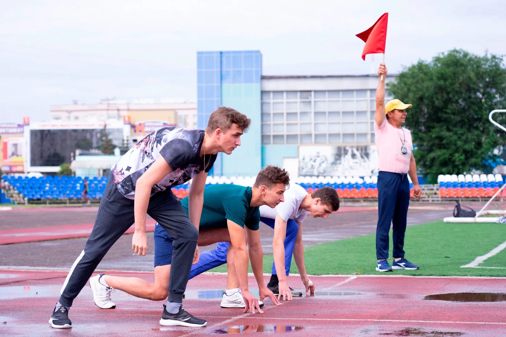 Двфу спорт. Спортивная подготовка в сфере массового спорта. Легкая атлетика марафонский бег. Массовые физкультурно-спортивные мероприятия. Легкоатлетический манеж челябинск юургу.