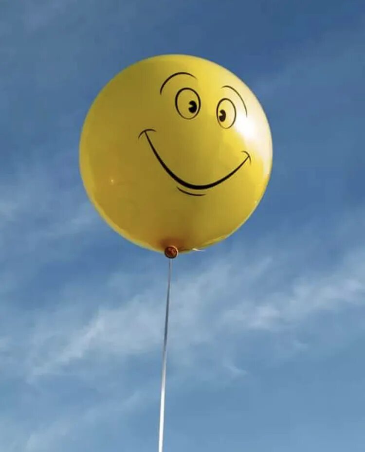 Шары смайлы. Воздушный шарик. Два желтых шарика. Много желтых шариков. Два желтых шарика.