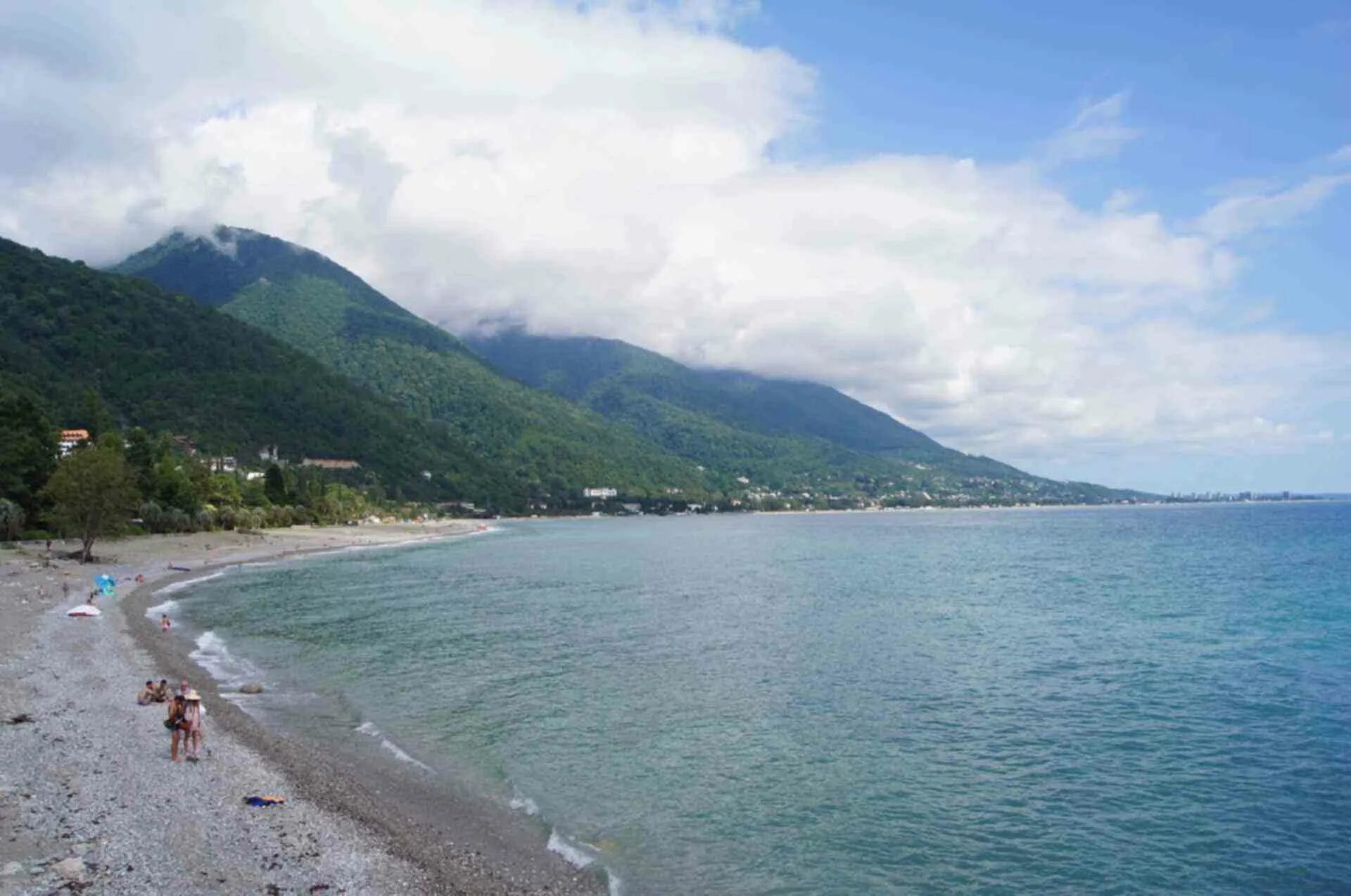 Погода гагры море температура. Гагры в сентябре. Гагры вода. Температура в Гаграх. Влажность в Гаграх.