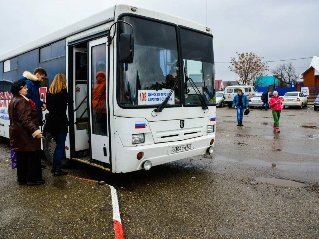 Автобус до выселок. 107 Автобус Динская. 107 Автобус Динская Краснодар. Пластуновская Краснодар автобус 122. Автобус 108 Динская Краснодар.