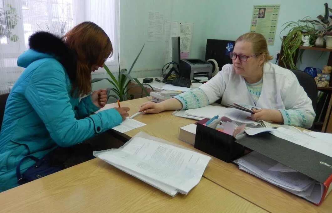 Социальная работа. Семейная консультация. Телефонное консультирование. Социальная консультация населению. Психолог и родители.