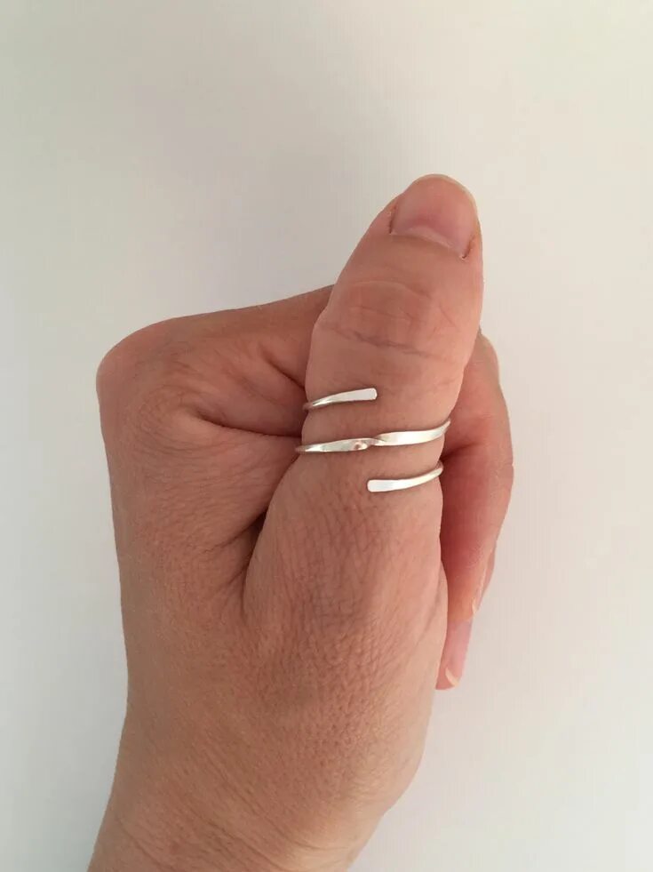 FASHION RESORT on Instagram: "The golden touch to any outfit. #gabrielny #ring @