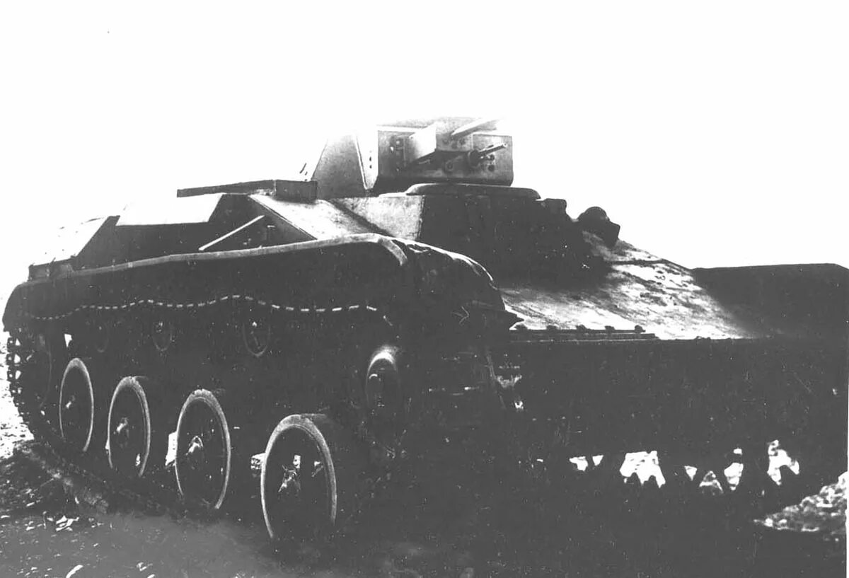 Ада занегина танк малютка. Водитель механик танка малютка. Танк малютка история. Сбор средств на танк малютка. Ада занегина танк малютка.