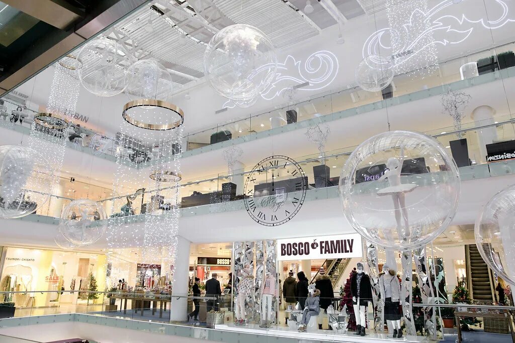 Ювелирный атриум. Украшение торгового центра весна. Ювелирный атриум. Ювелирный атриум. Украшение торговых центров.