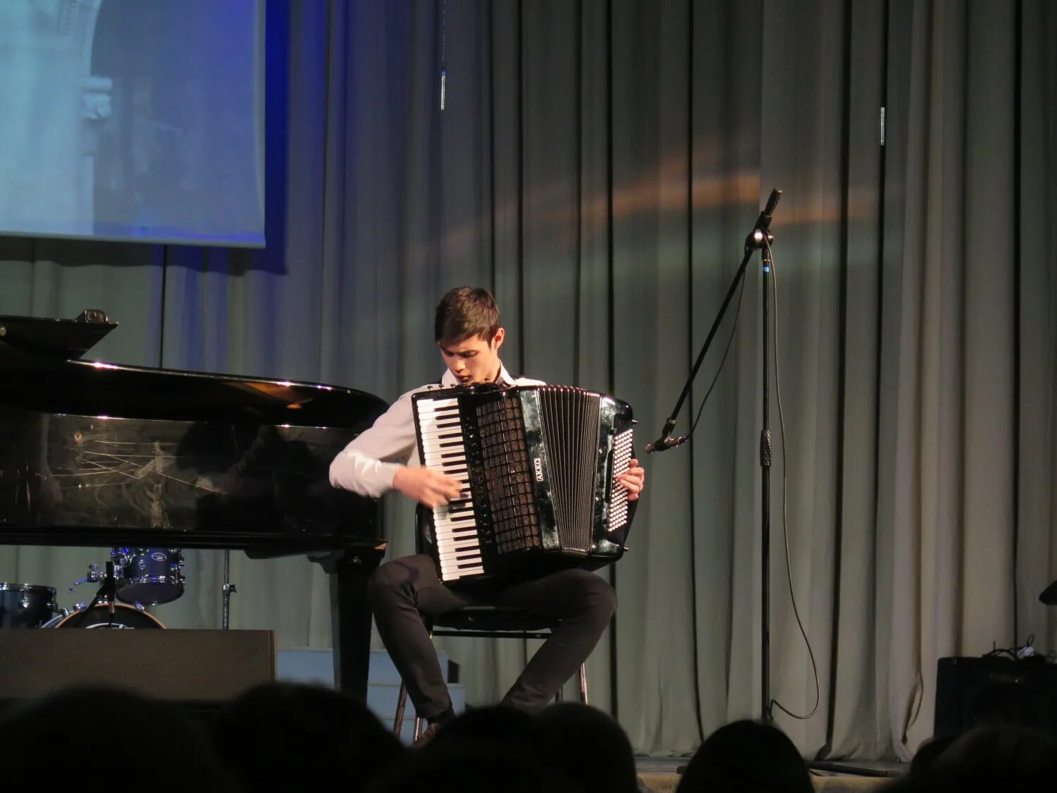 таганрогский музыкальный колледж левковский. таганрогский музыкальный колледж здание. фасад таганрогского музыкального колледжа. муз колледж таганрог. таганрог колледж искусств.