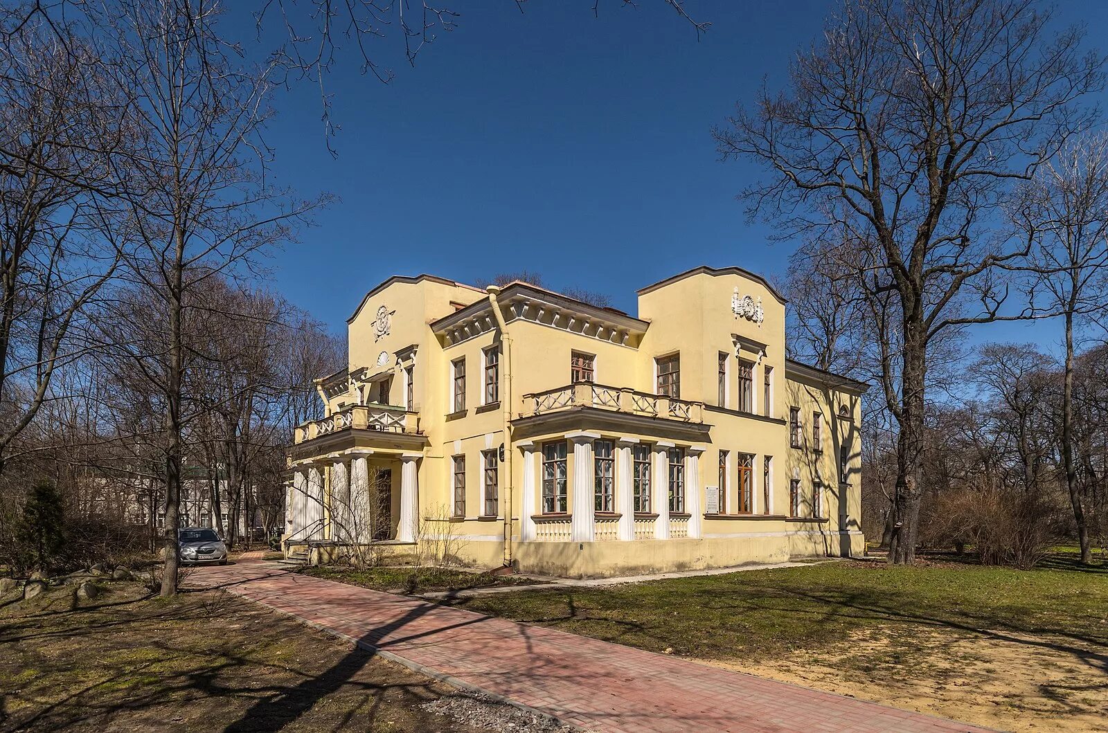 Г. Особняк руадзе каменный остров. Малой невки, 12. Наб малой невки 33. Набережная реки малой невки.